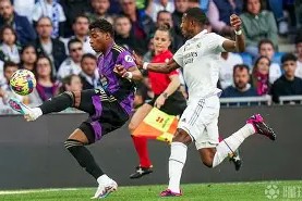 爱游戏网页版-巴拉多利德客场不败，展现出色团队合作精神的简单介绍